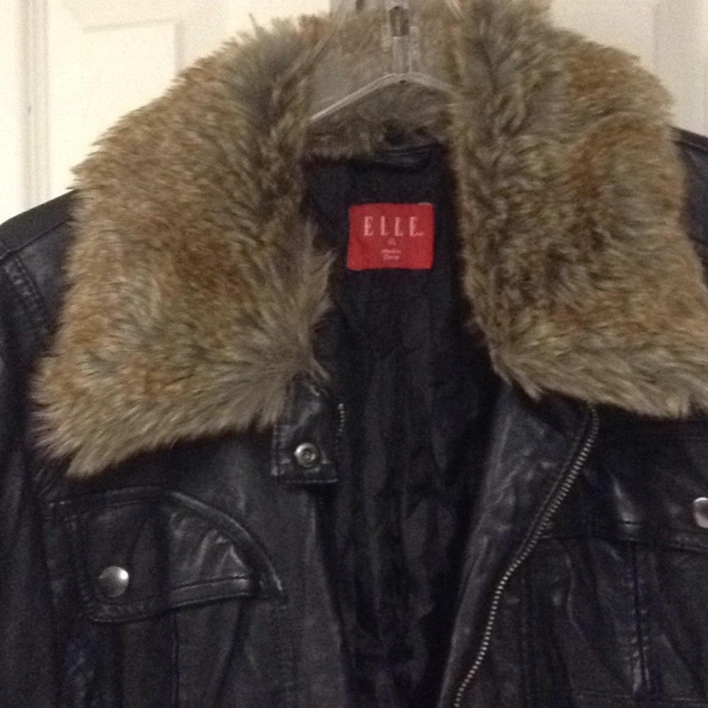 Women's short leather jacket